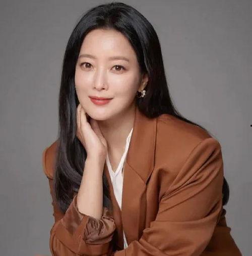 金喜善最近照片